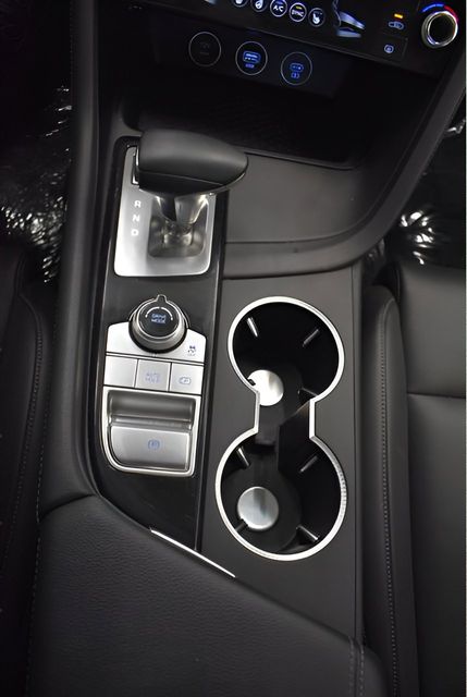 2025 GENESIS G70 Standard - Photo 28