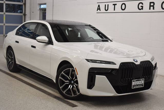 2024 BMW 740i xDrive Sedan