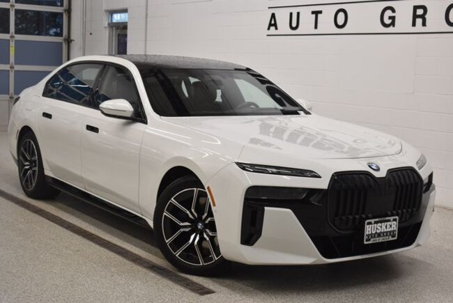 2024 BMW 740i xDrive Sedan