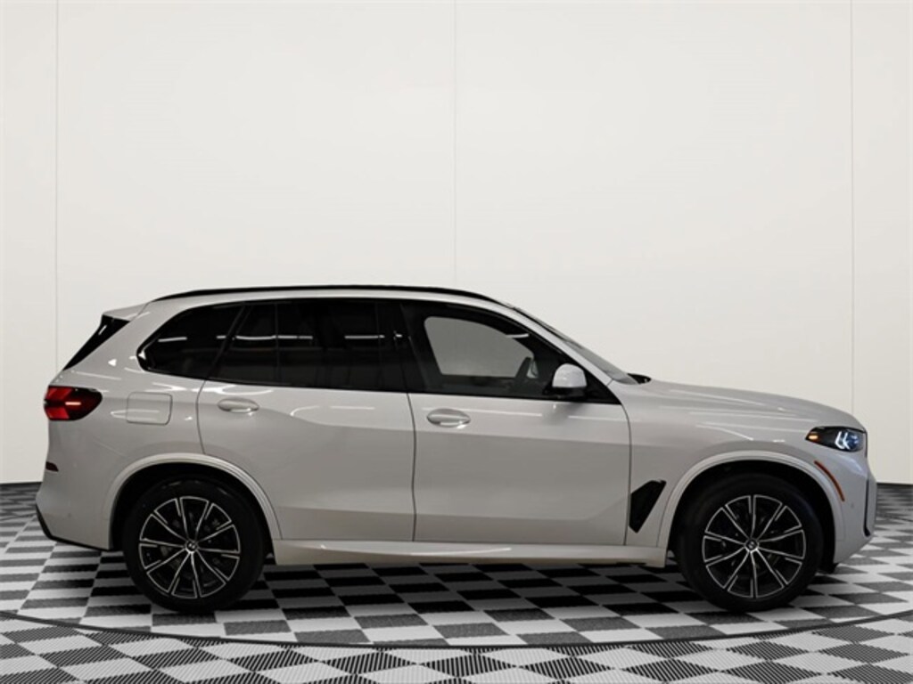 New 2026 BMW X5 xDrive40i SUV
