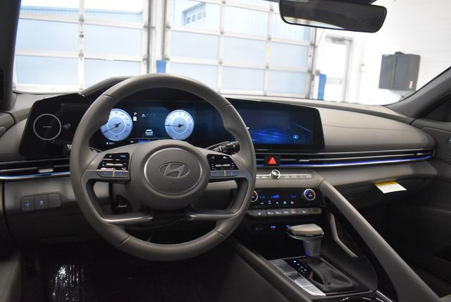 2025 Hyundai Elantra SEL - Photo 23