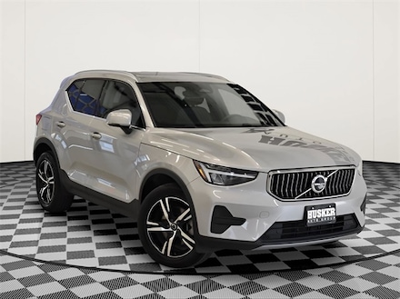 2024 Volvo XC40 B5 Core SUV