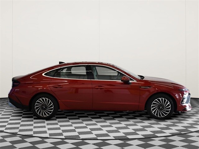 2024 Hyundai Sonata Hybrid SEL photo 2