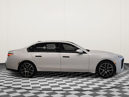 2026 BMW 740i xDrive Sedan