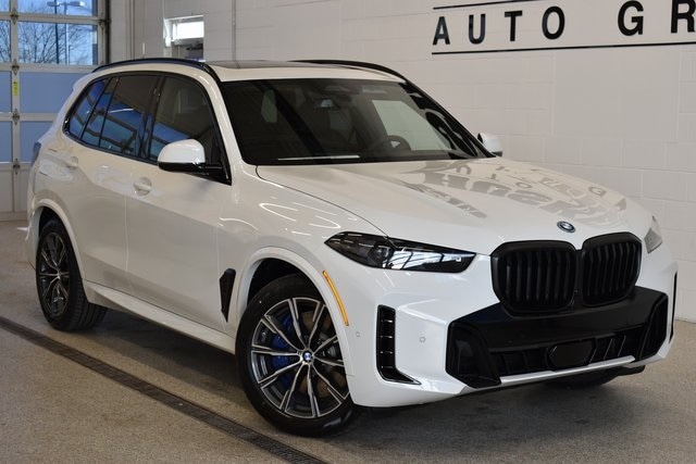 2026 BMW X5 50e's photo