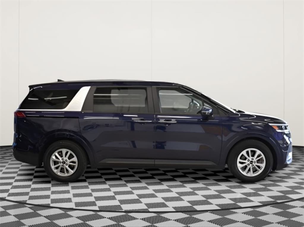 Used 2023 Kia Carnival LX MPV