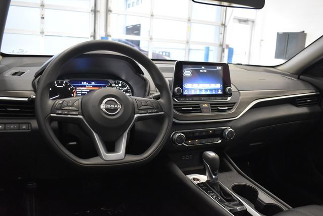 2025 Nissan Altima SV - Photo 23