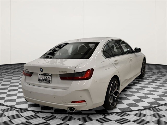 2026 Bmw 330i xDrive Sedan photo 4