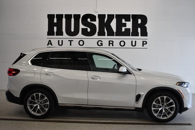 2026 BMW X5 50e's photo