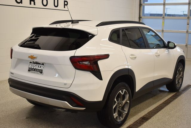 2025 Chevrolet Trax LT - Photo 4