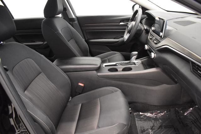2025 Nissan Altima SV - Photo 19