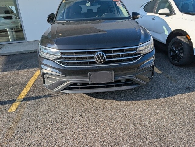 2022 Volkswagen Tiguan SE photo 2