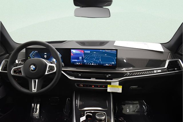 2026 BMW X5 M60i - Photo 8