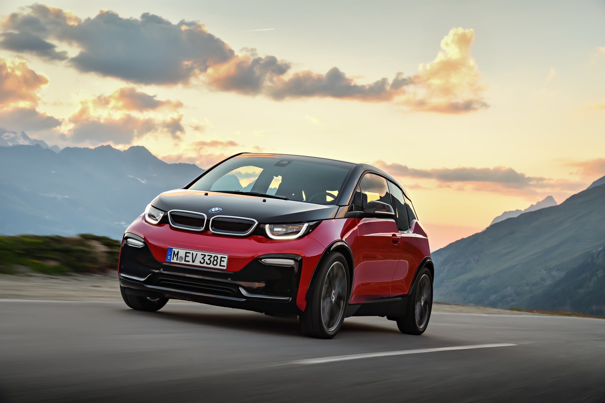 2018 BMW i3 Strengthens Roster With Sporty New Model