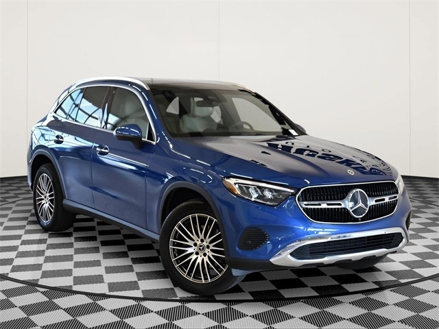 2025 Mercedes-Benz GLC Base's photo