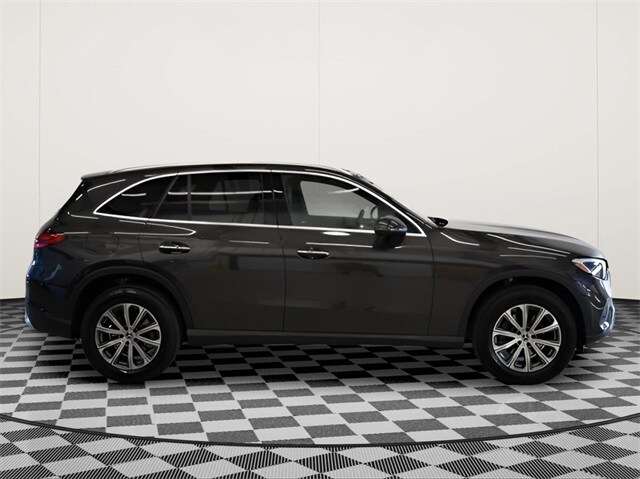 2026 Mercedes Benz GLC 300 4MATIC photo 2
