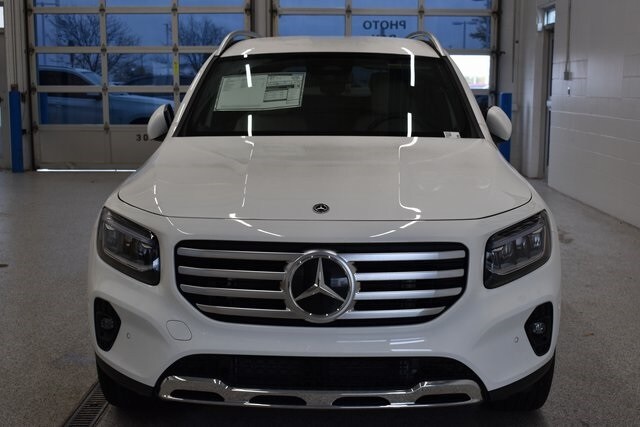 2025 Mercedes Benz GLB 250 4MATIC photo 3