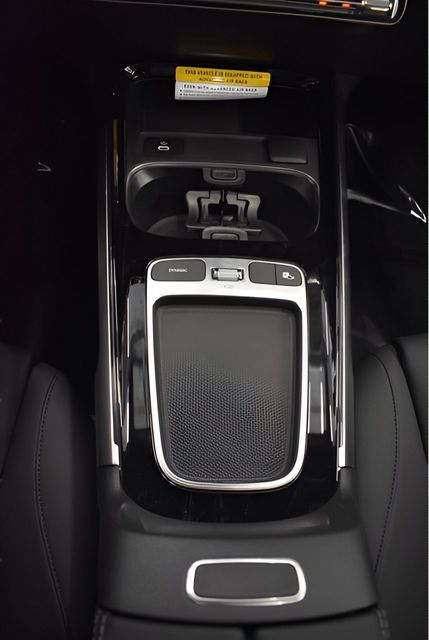 2026 Mercedes-Benz GLB GLB 250 - Photo 31