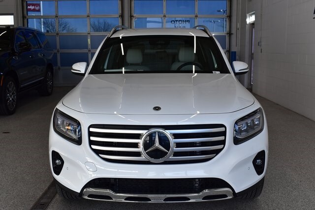 2025 Mercedes Benz GLB 250 4MATIC photo 3