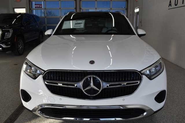 2026 Mercedes Benz GLC 300 4MATIC photo 3