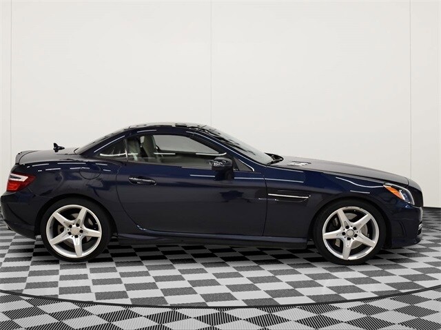 2013 Mercedes Benz SLK 250 photo 2