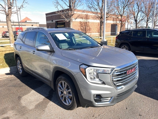 2024 GMC Terrain SLT's photo
