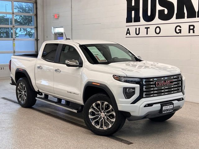2023 GMC Canyon 4WD Denali Crew Cab Short Box's photo
