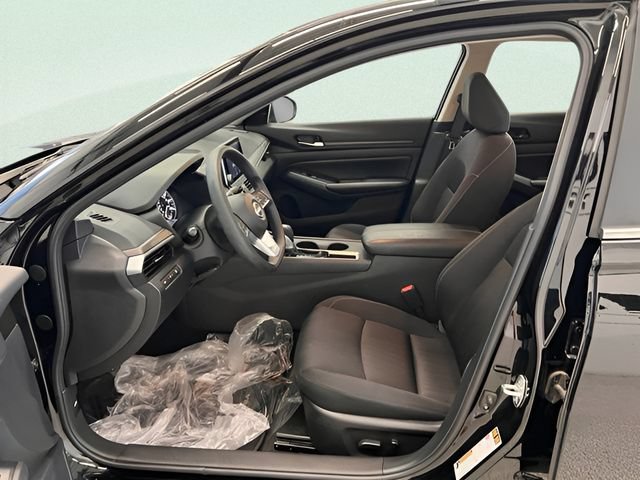 2025 Nissan Altima SV - Photo 16