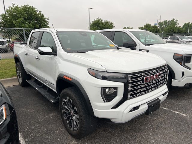 2023 GMC Canyon 4WD Denali Crew Cab Short Box's photo