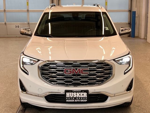 View vehicle photo 3