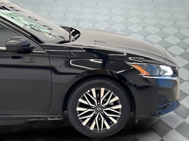 2025 Nissan Altima SV - Photo 6
