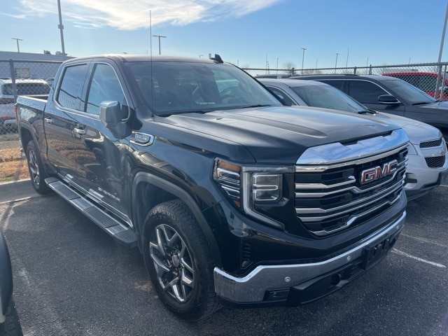 2024 GMC Sierra 1500 SLT's photo
