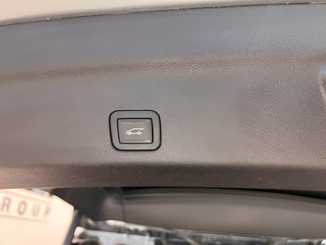 2024 GMC Yukon XL Denali Ultimate - Photo 9