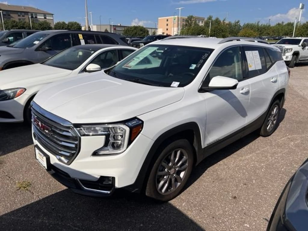 Used 2024 GMC Terrain SLT SUV