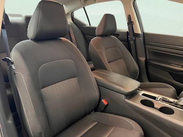 2025 Nissan Altima SV - Photo 13