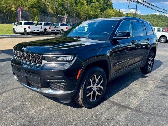2025 Jeep Grand Cherokee Limited photo 3