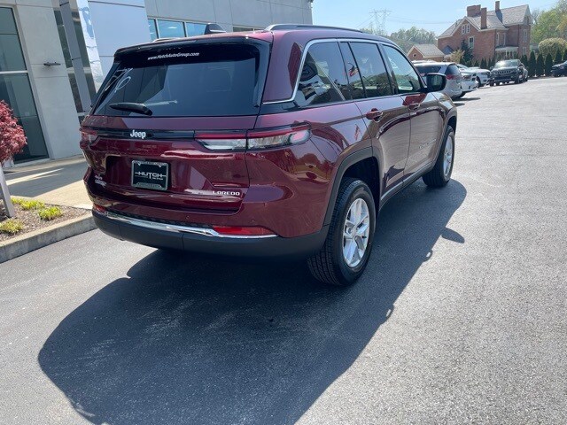 2025 Jeep Grand Cherokee Laredo X photo 2