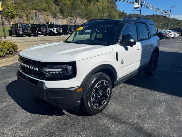 2025 Ford Bronco Sport Outer Banks photo 2