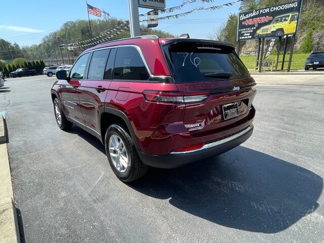 2025 Jeep Grand Cherokee Laredo X photo 3
