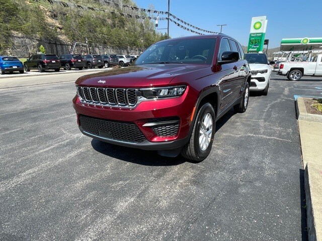 2025 Jeep Grand Cherokee Laredo X photo 4