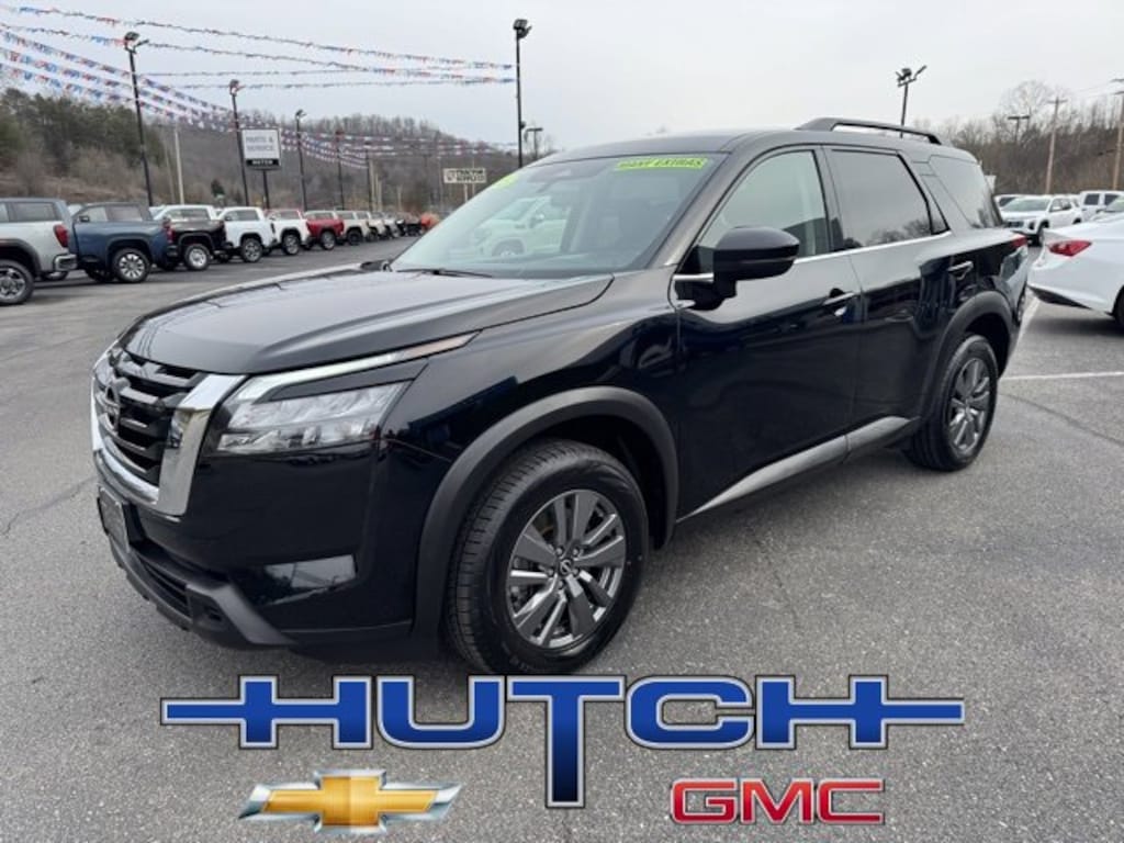 Used 2025 Nissan Pathfinder SV