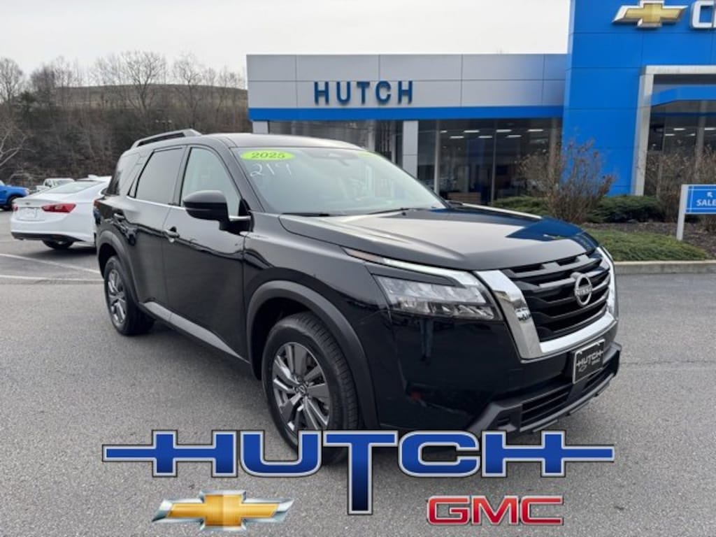 Used 2025 Nissan Pathfinder SV