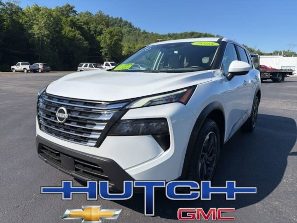 Used 2025 Nissan Rogue SV Intelligent AWD SUV