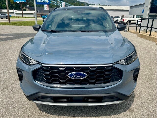 2025 Ford Escape ST-Line photo 2