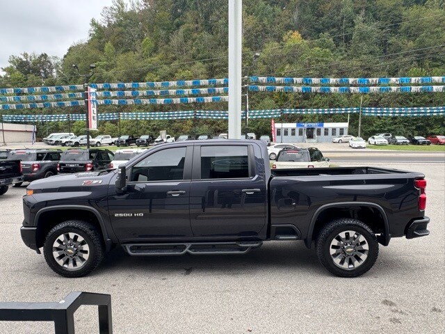 2024 Chevrolet Silverado 2500HD Custom photo 4