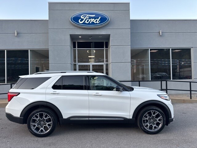 2025 Ford Explorer Platinum photo 2