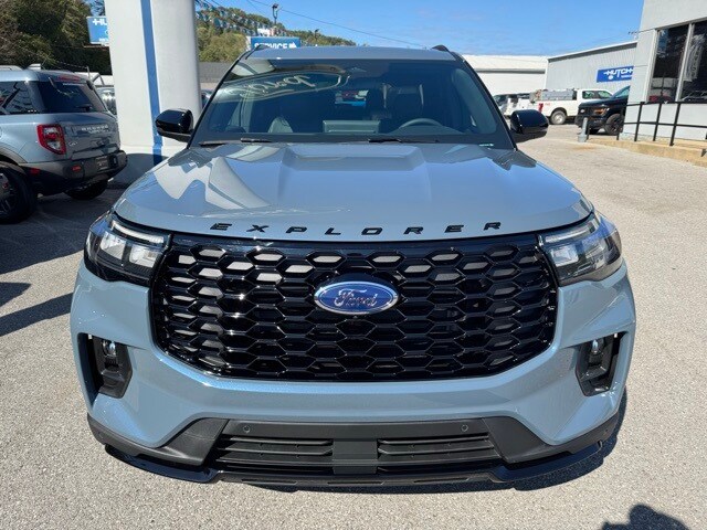 2026 Ford Explorer ST-Line photo 3