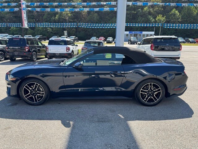 2021 Ford Mustang Convertible photo 4