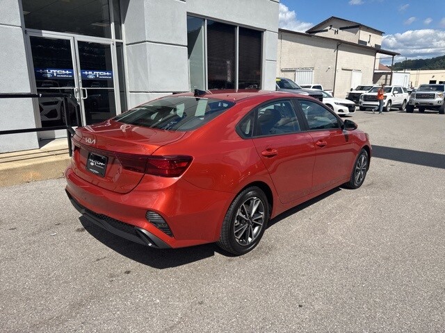 2023 Kia Forte LXS photo 3