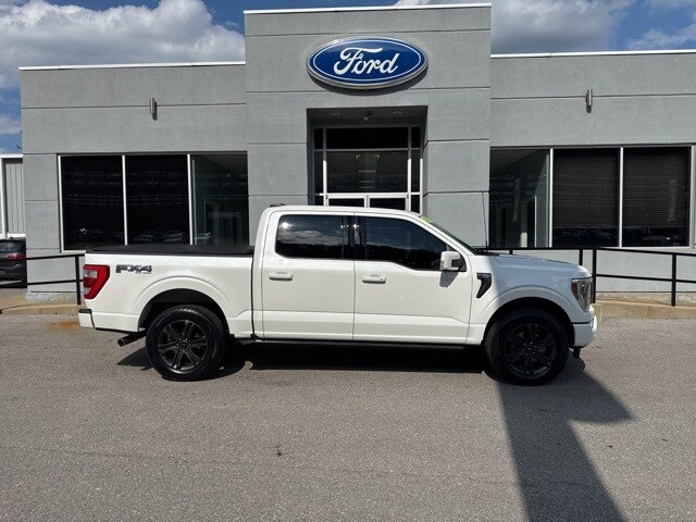 2023 Ford F-150 Lariat photo 2